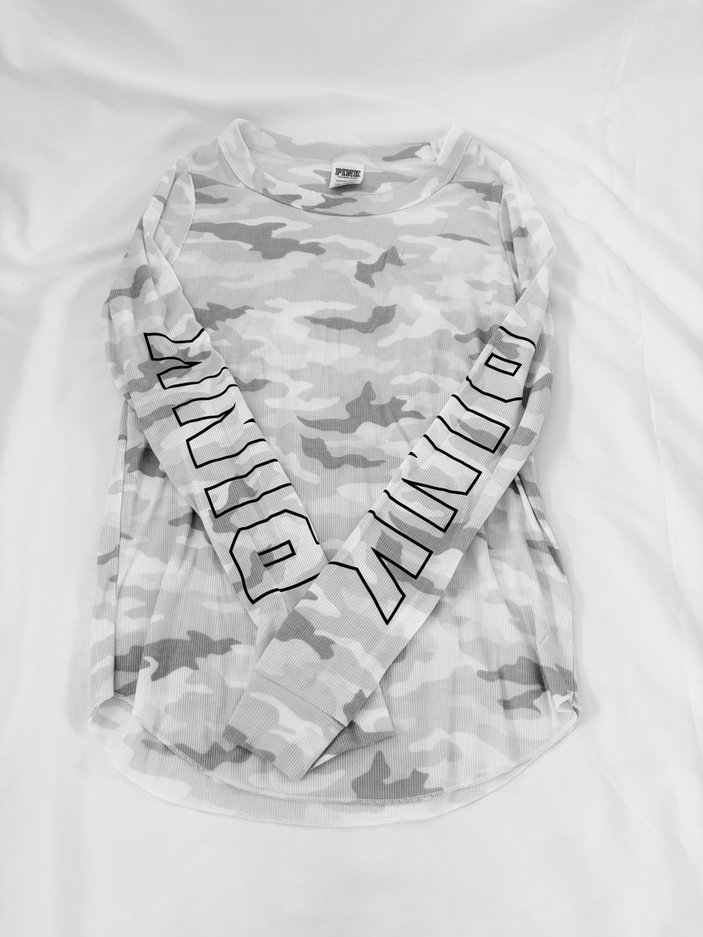 PINK Victoria's Secret White & Gray Camo Long-Sleeve Thermal Tee